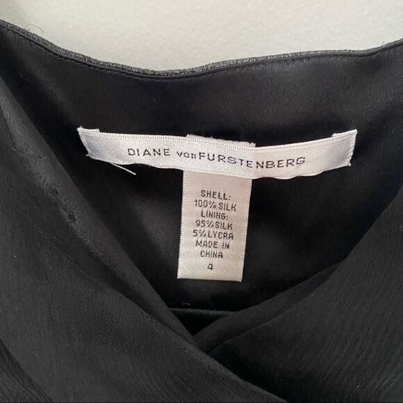 Diane Von Furstenber Women’s Flutter Sleeve V Neck Black Midi Silk Dress - Picture 2 of 5